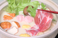豚肉や水菜をシャブシャブ