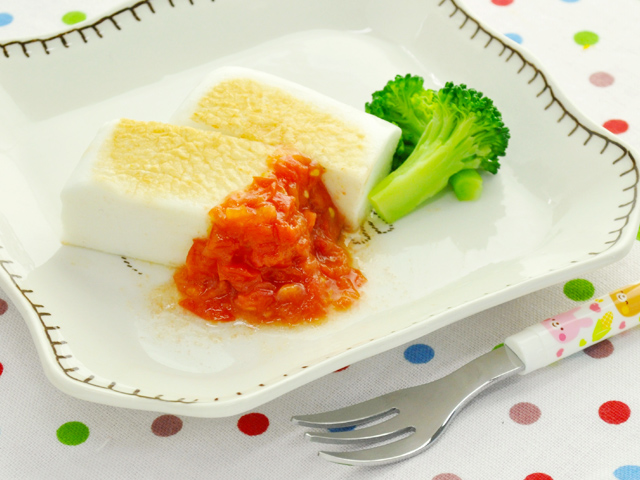 ふわふわはんぺんソテー　野菜のソース（ミニトマト）