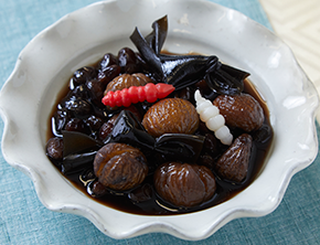 黒豆と結び昆布と勝栗の煮物